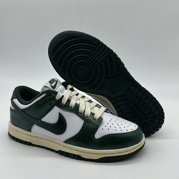 New Women’s Nike Dunk Low Vintage Green DQ8580-100 NWOB - Picture 3 of 7